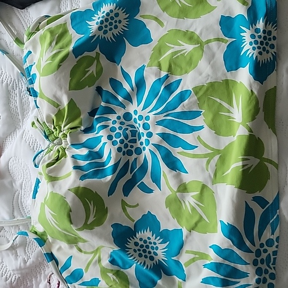 Six Bathing Suits Size Large - Picture 10 of 12